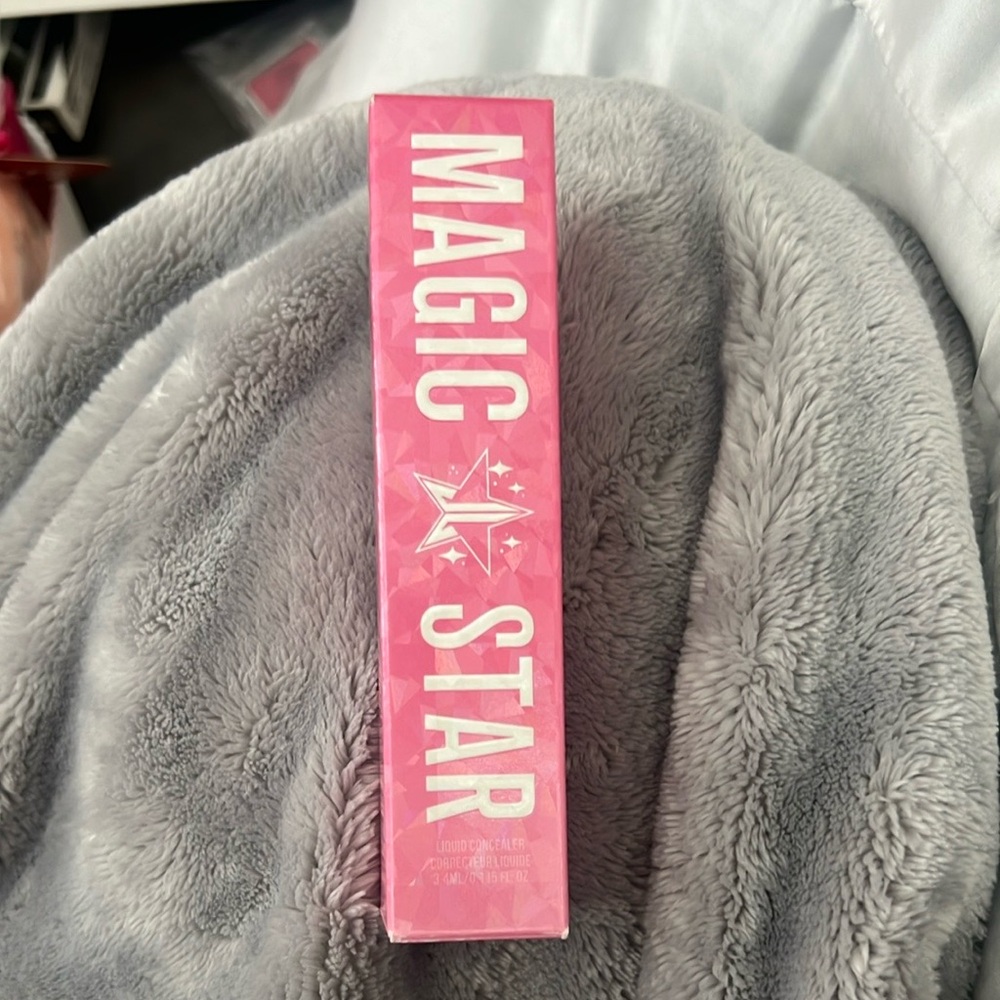 Jeffree Star Pink Concealer Magic Star c11